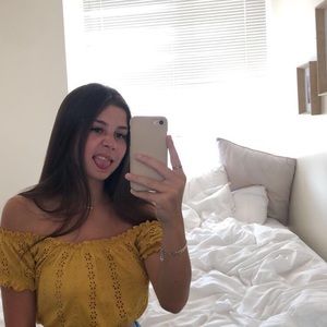 Meet your Posher, Alexandra